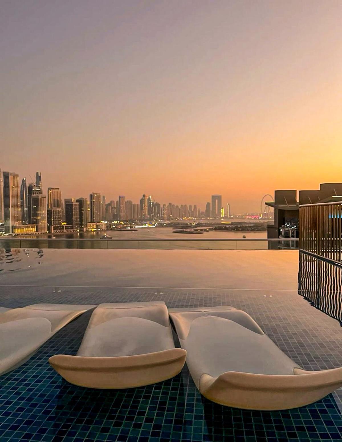 Seafront Escape Infinity Pool & Private * Dubai