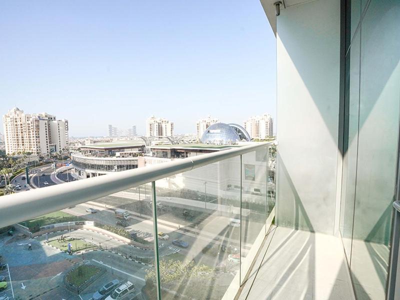 Seafront Escape Infinity Pool & Private Apartment *